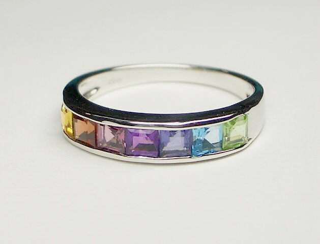 K18WGセブンマルチカラースクエアアミュレット リング 【送料無料