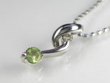 K18WGペリドット/ダイヤ ペンダント ネックレス 【誕生石8月】