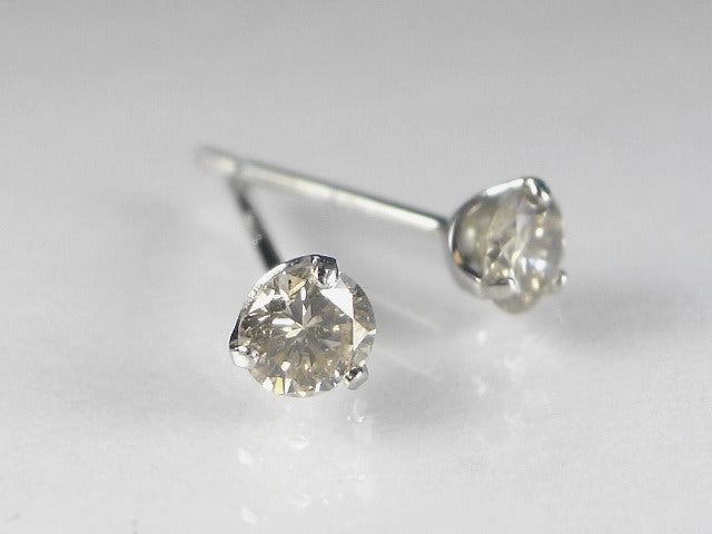 pt　ダイヤモンドスタッドピアス 両耳で0.3 PTダイヤスタッド ピアス 0.3CT – オールジュエリー公式ショップ