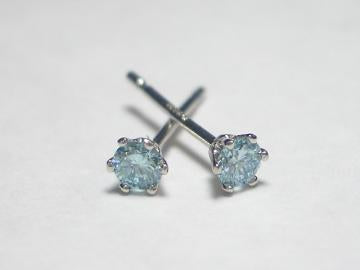 未着用美品 Pt900×アイスブルーダイヤ×ダイヤ ピアス