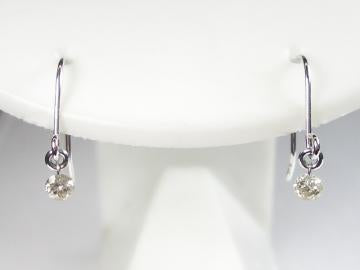 K18WG total0.30ct ダイヤモンド フックピアス