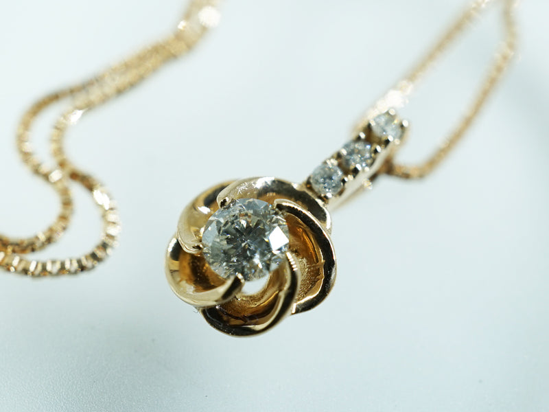 K18P ダイヤモンド　花型ネックレス