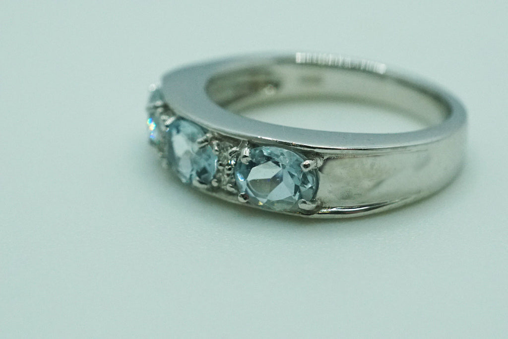 K18WG アクアマリン　1.61 ダイヤモンド　0.28 リング　指輪