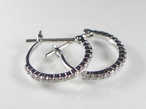 K18WGハーフエタニティダイヤフープ ピアス – オールジュエリー公式