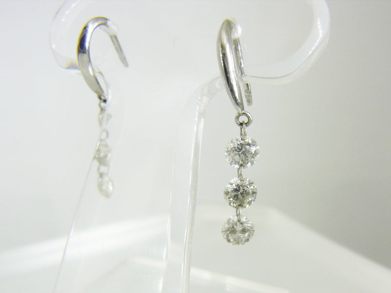 ３粒ダイヤモンド　ピアス　PT900
