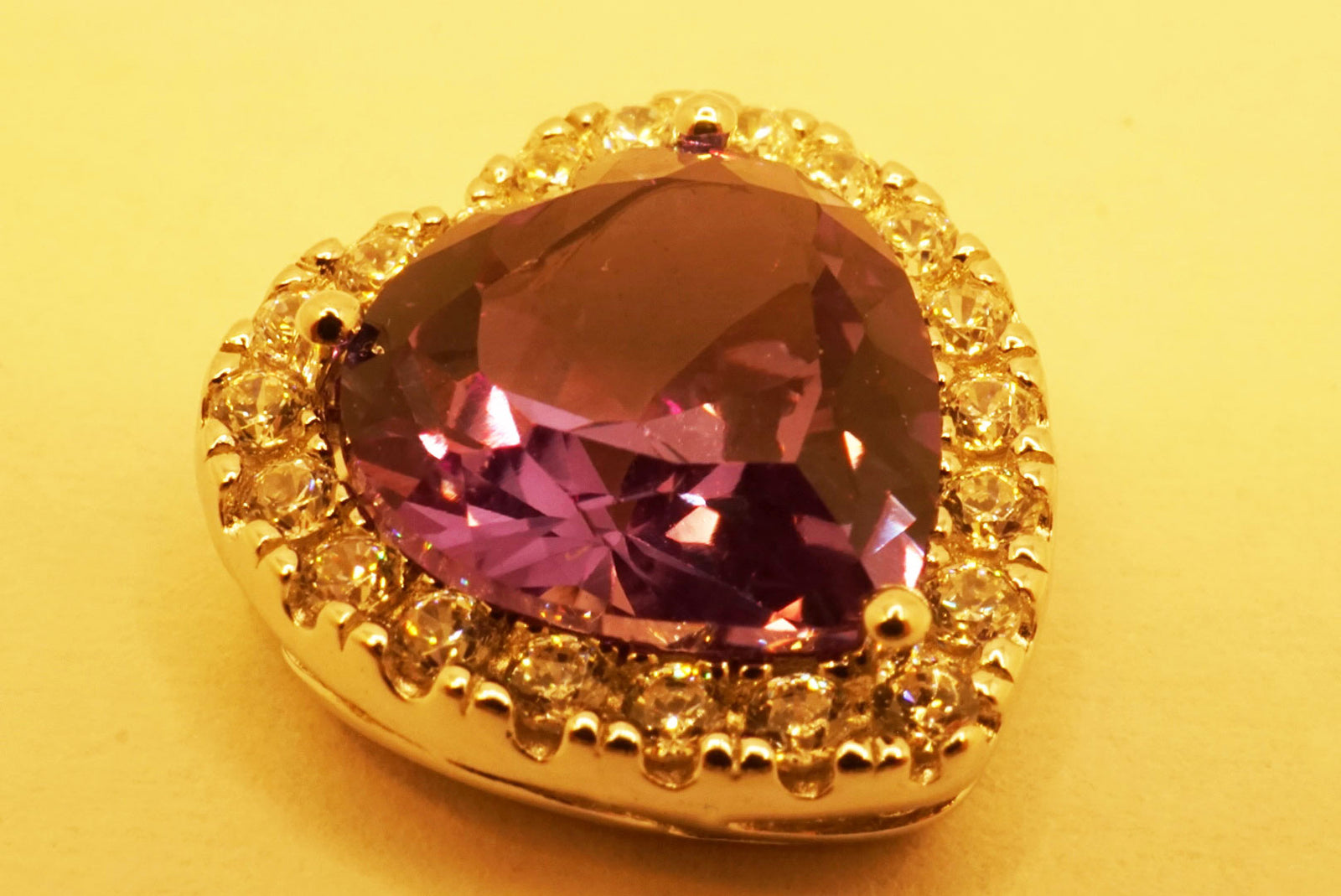 新作】【即納】アレキサンドライト 1.5CT 9x9mm ハートモチーフ