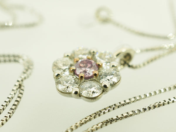 丸い花形ピンクダイヤモンド　プラチナネックレス