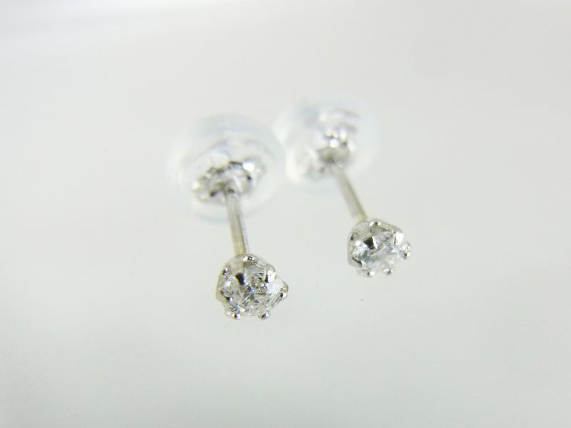 シンプルダイヤモンド　PT　ピアス