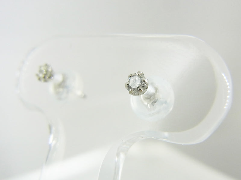 シンプルダイヤモンド　PT　ピアス
