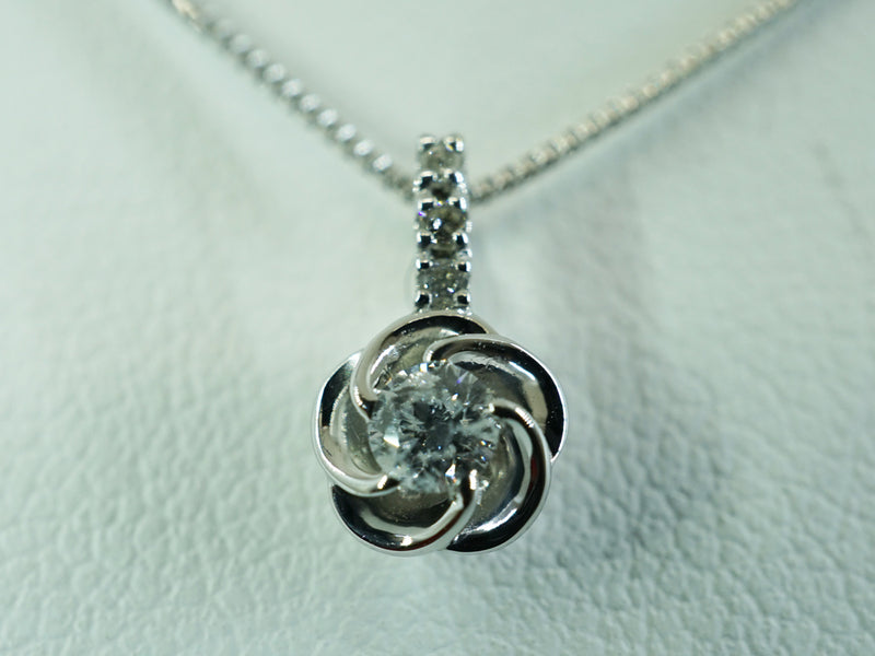 K18W ダイヤモンド花型ネックレス