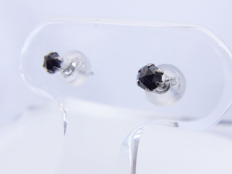 プラチナ　0.2ct天然ブラックダイヤモンドピアス　ローズカット